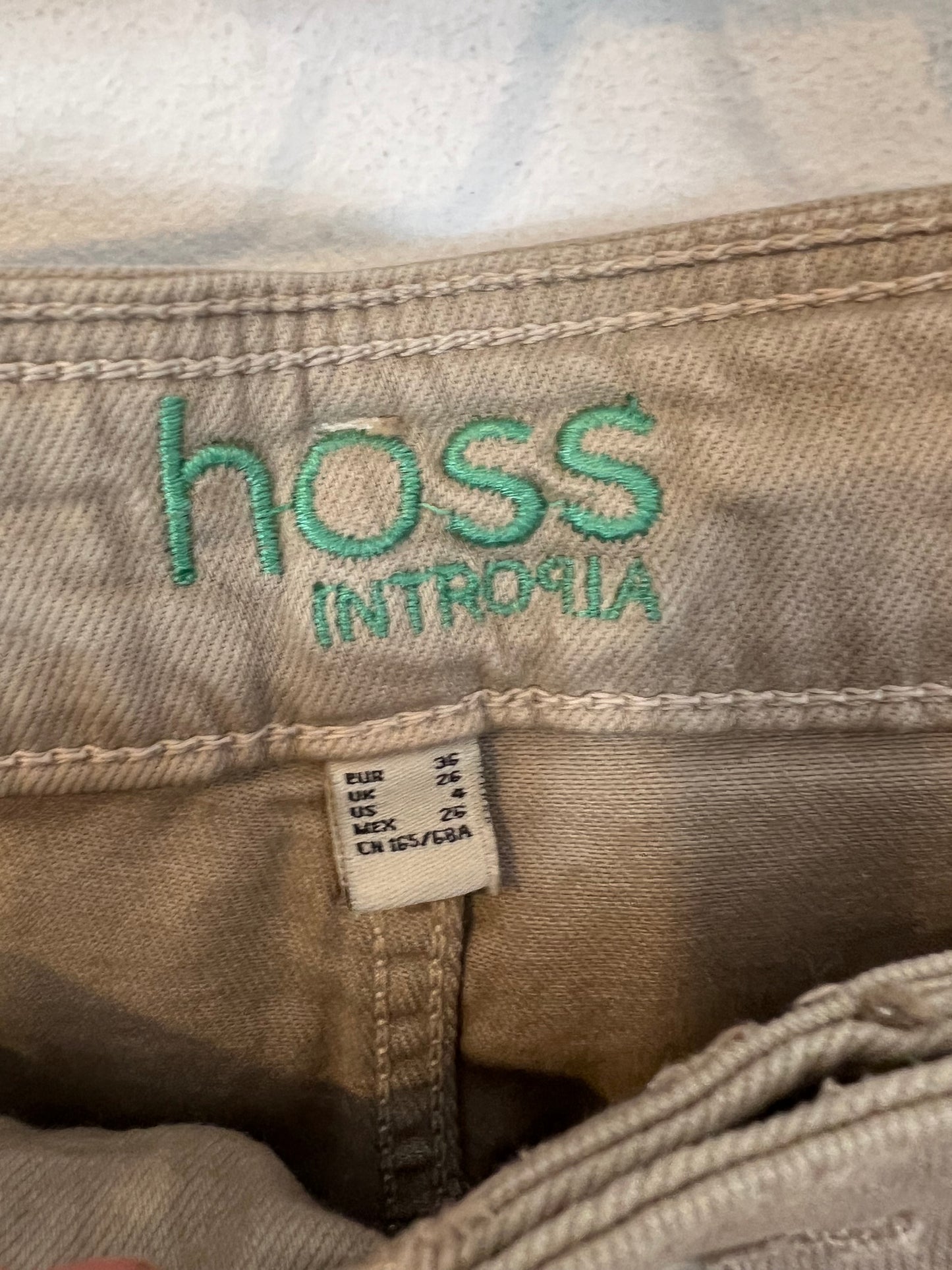 INTROPIA. Beige trousers with pockets. Size 36