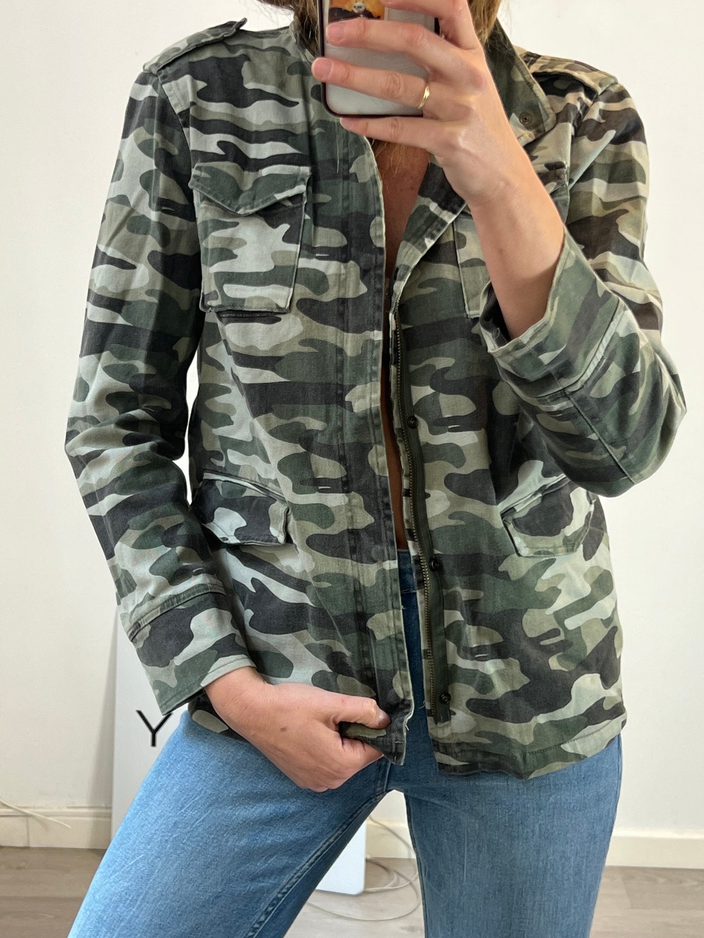 ANINE BING. Chaqueta camuflaje bolsillos. T M