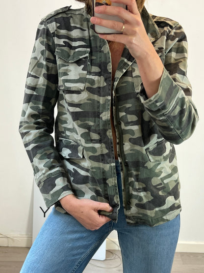 ANINE BING. Chaqueta camuflaje bolsillos. T M