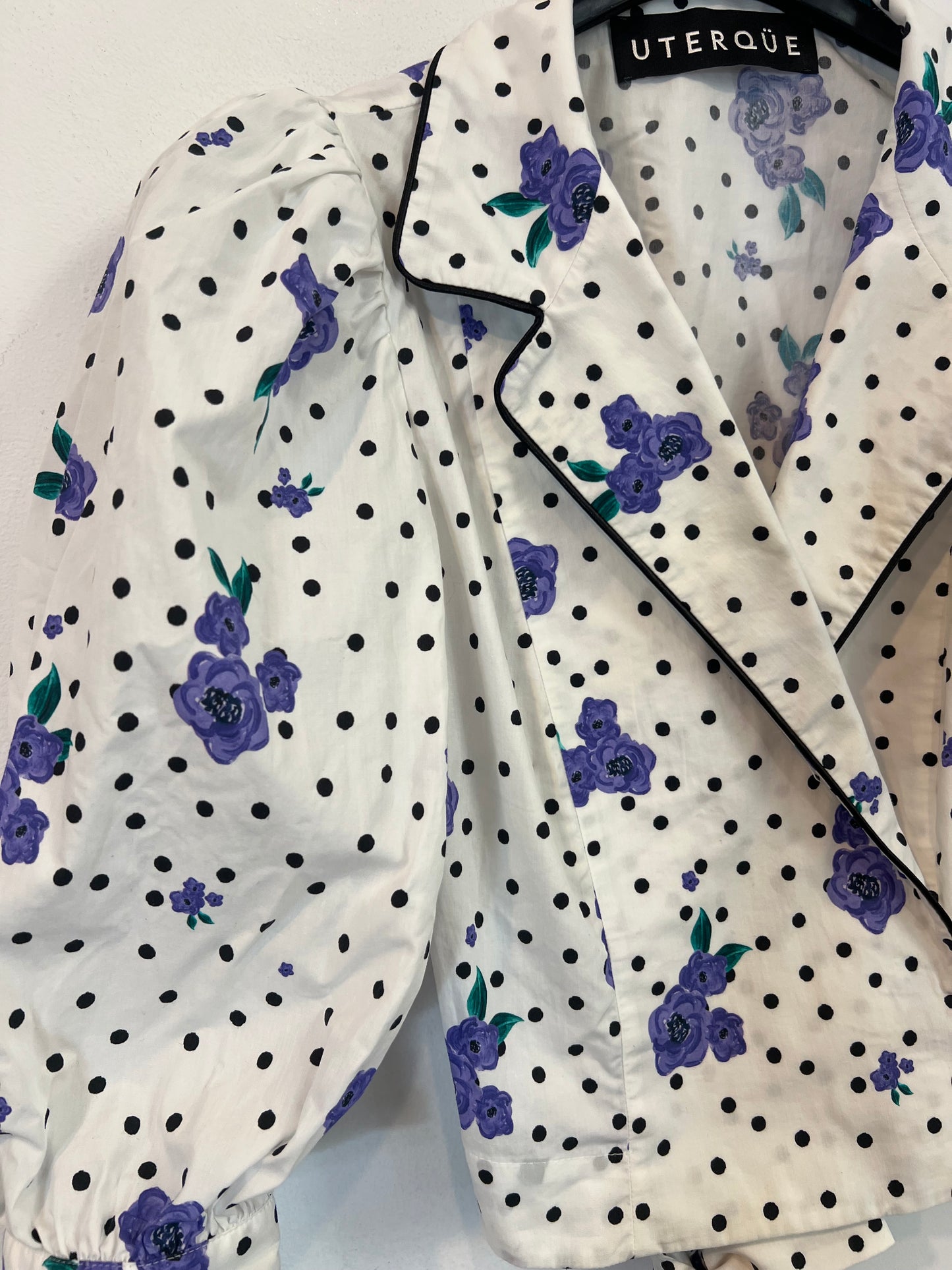 UTERQÜE. Top blanco flores lunares T.xs