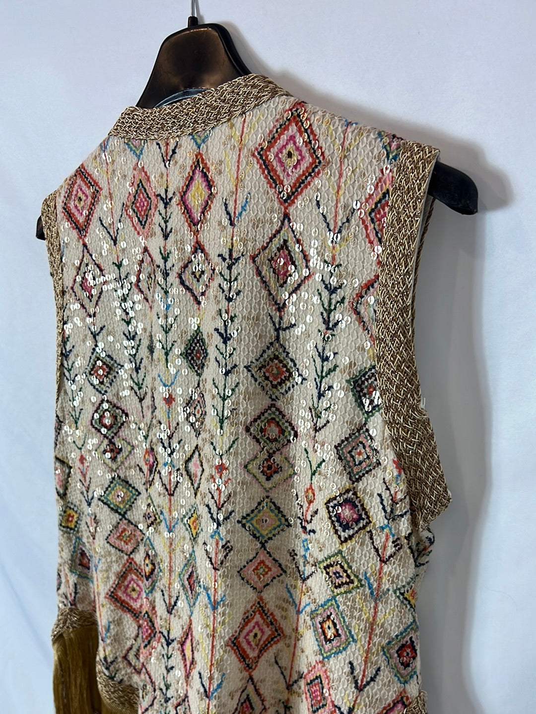 JOT. Chaleco lentejuelas y flecos TU