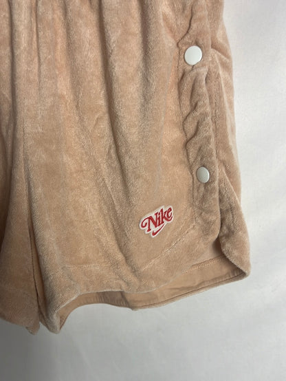 NIKE. Pantalón corto felpa. T S