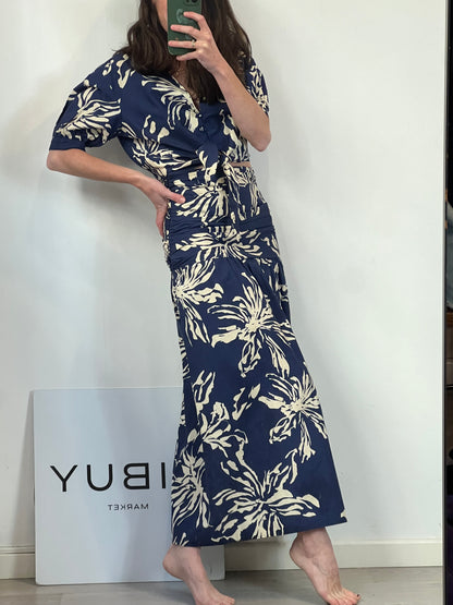 ZARA. Conjunto falda y blusa azul estampado