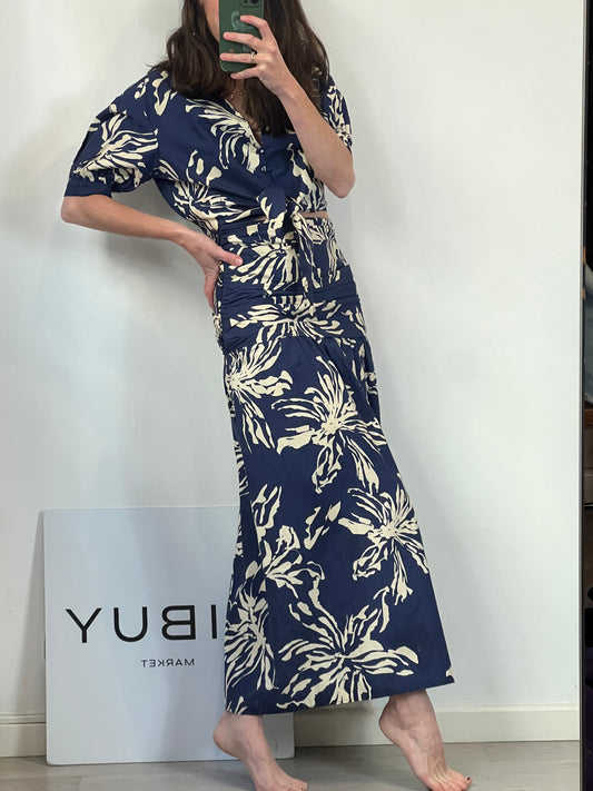 ZARA. Conjunto falda y blusa azul estampado