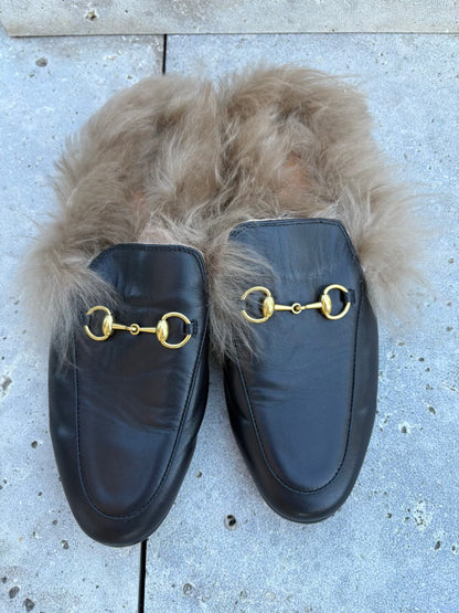 GUCCI. Mules Princetown forro pelo. T 38