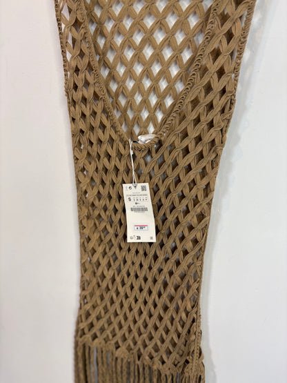 ZARA. Vestido de crochet beige