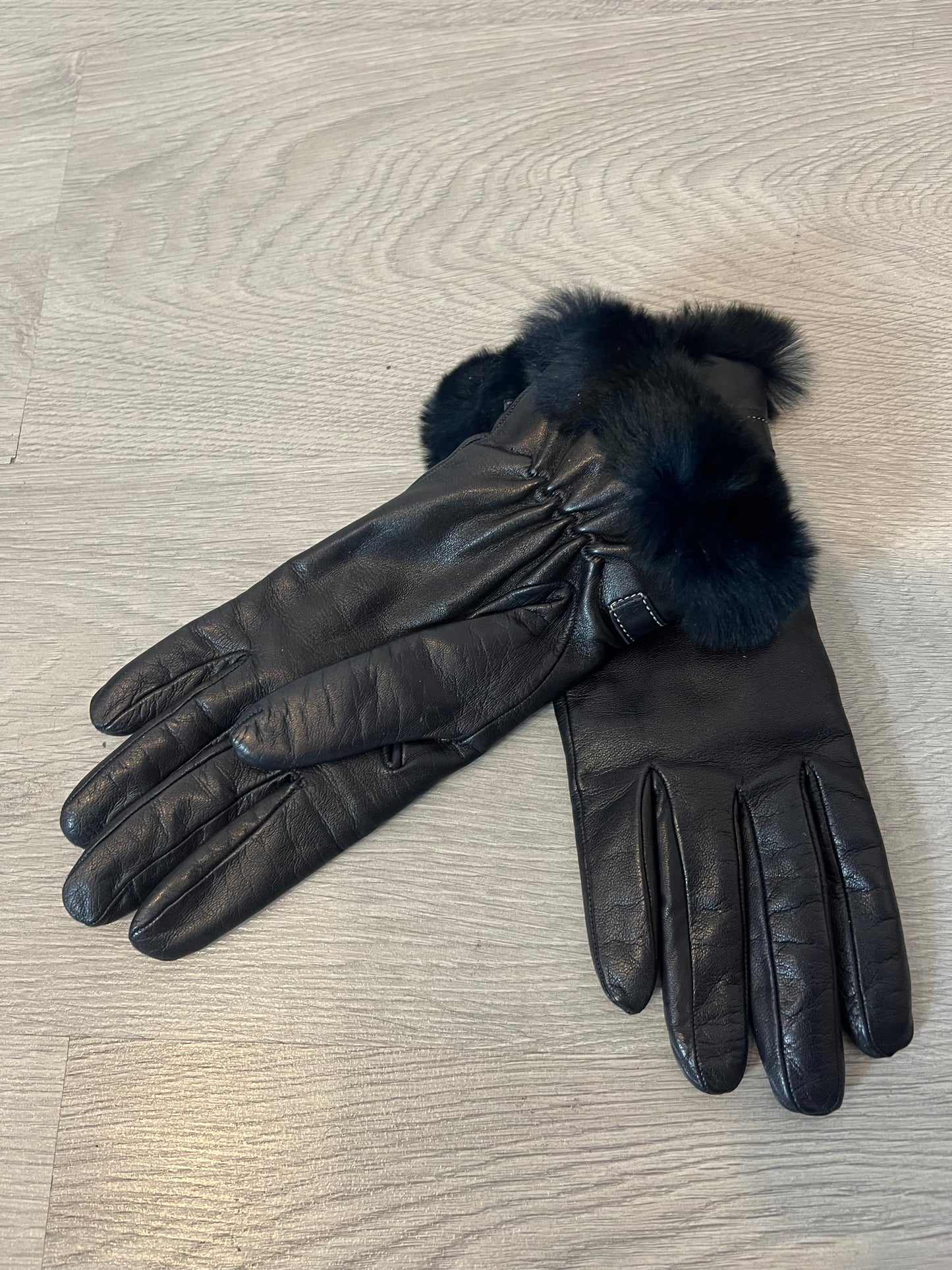 PIUMELLI. Guantes negros piel y pelo natural