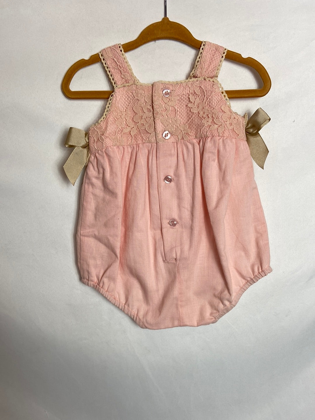 MIRANDA. Pink and beige lace romper. Size 3 months
