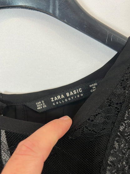 ZARA. Black lace Ts top