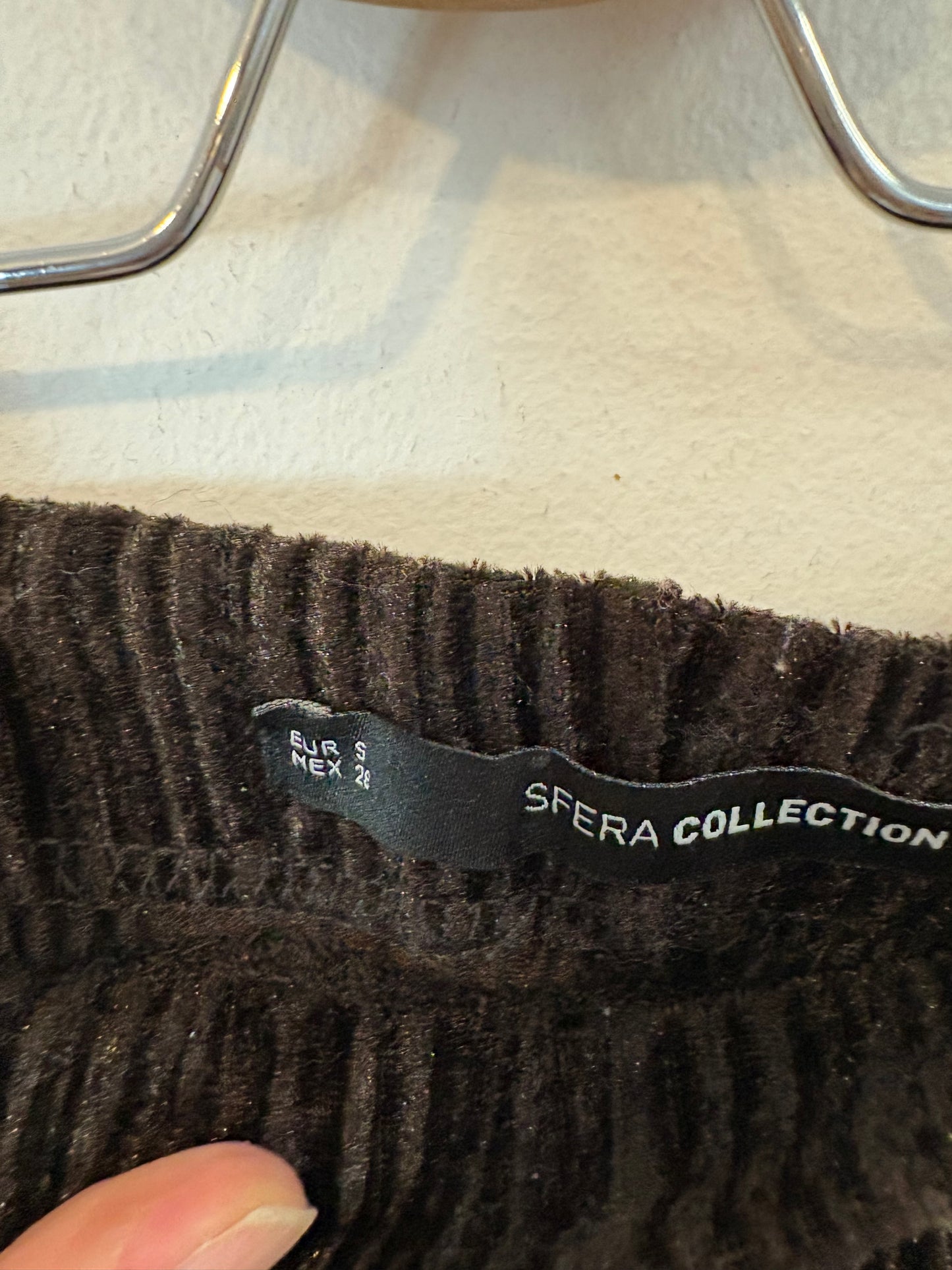 SFERA. Textured velvet pants. TS