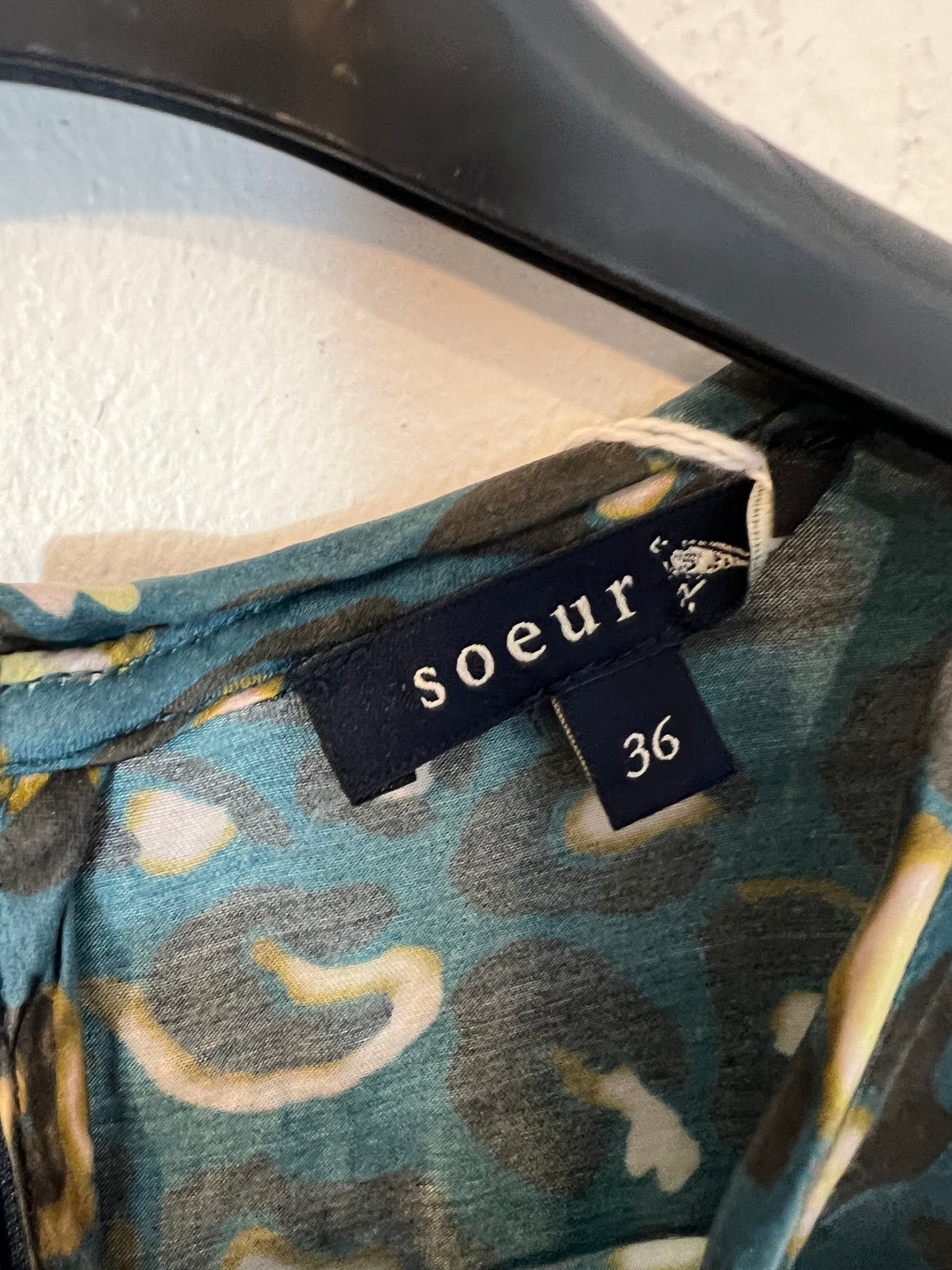 SOEUR. Flowy midi dress with belt. Size 36 (Tara)