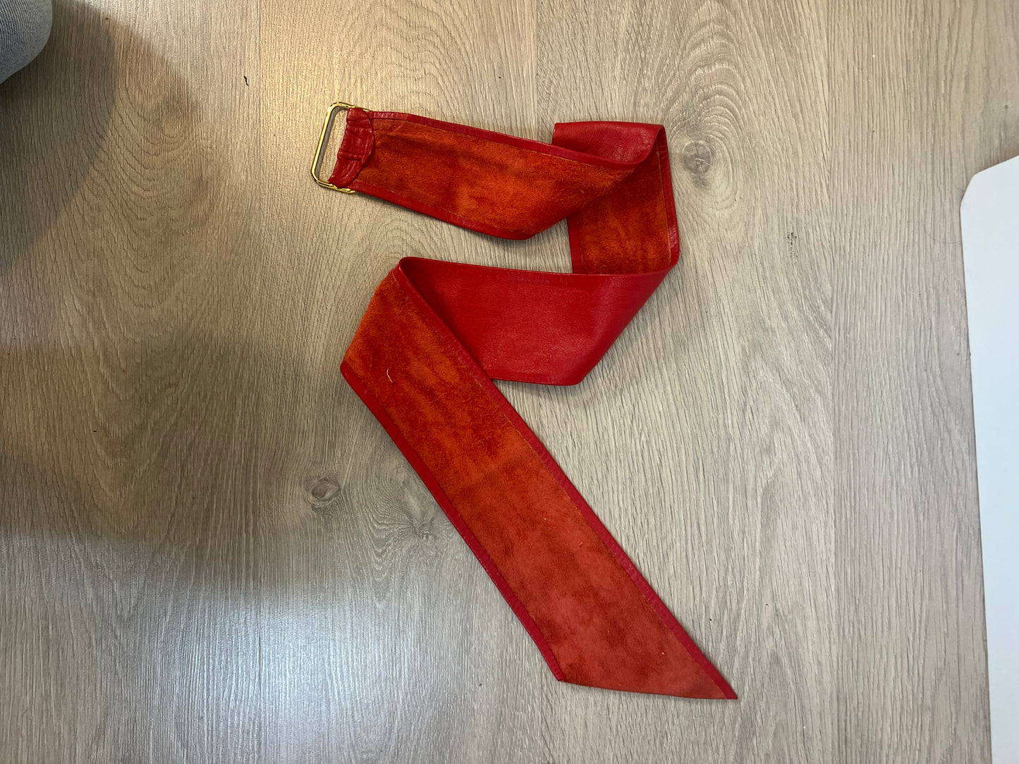 OTHERS. Red leather belt. YOUR