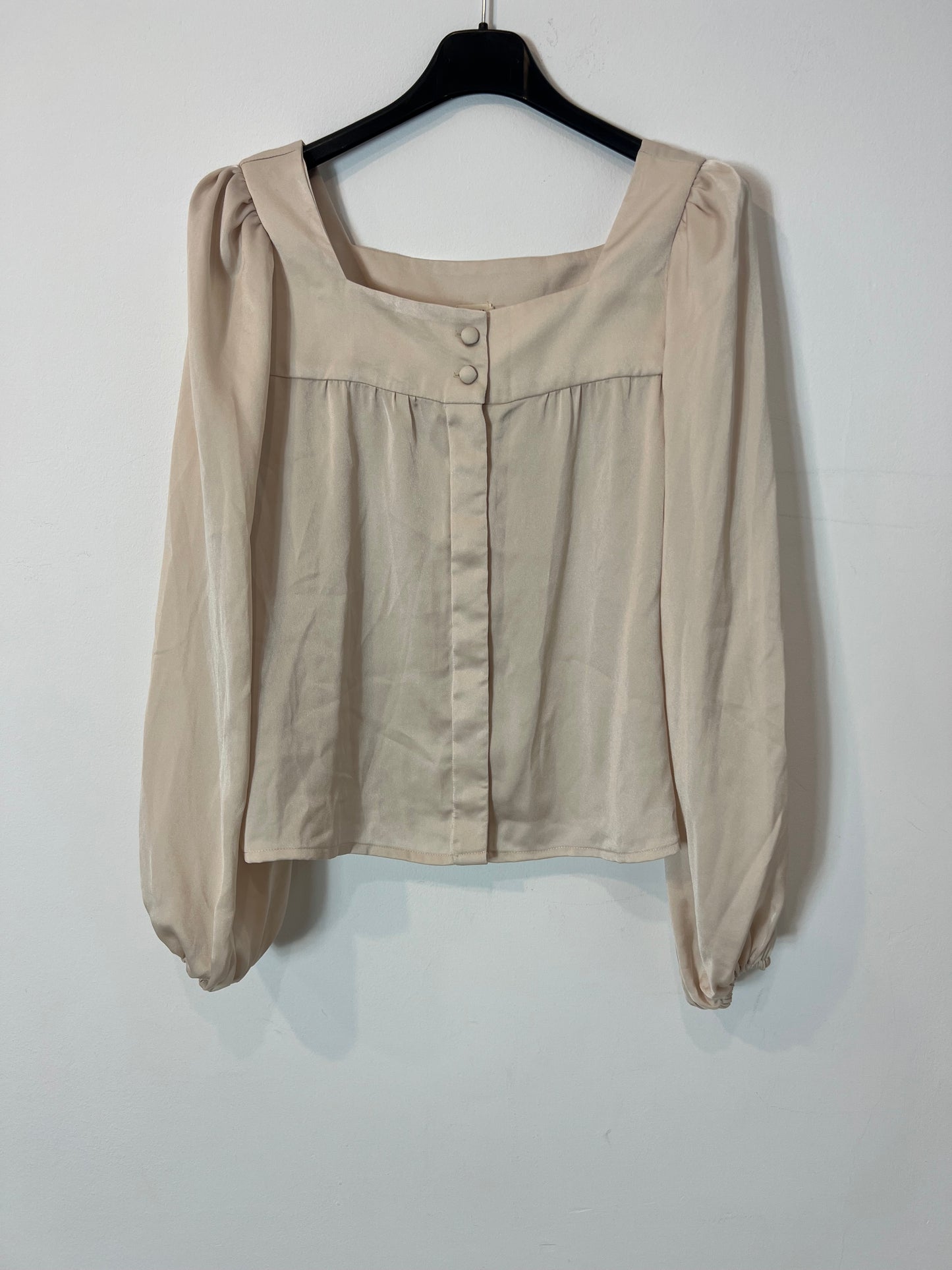 TRIANA BY C. Satin beige Ts blouse