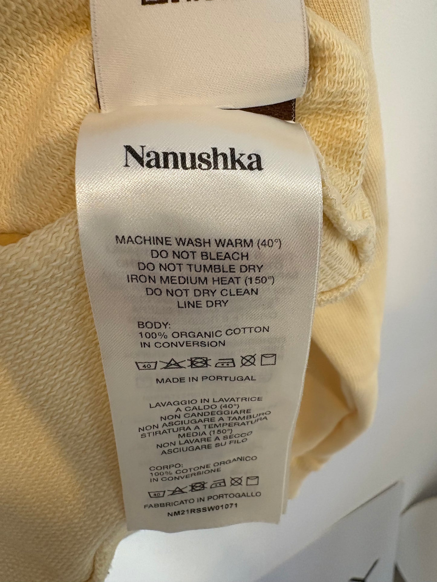 NANUSHKA. Sudadera beige bordada