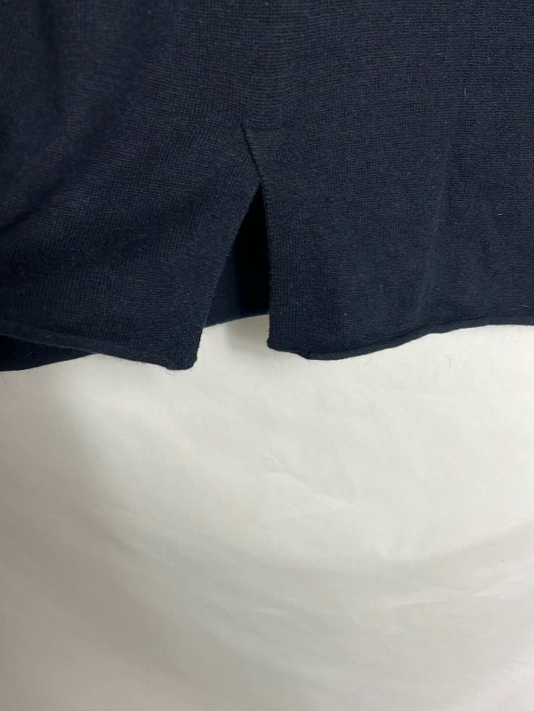 THE HIP TEE. Blue lettering jersey. TM/L