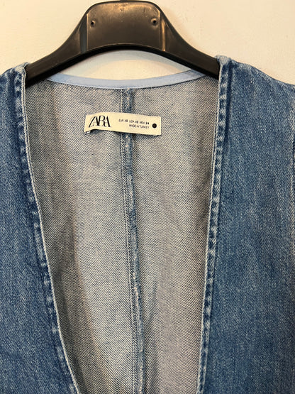 ZARA. Chaleco denim botones T.xs