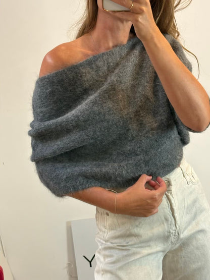 ZARA. Jersey asimétrico gris con alpaca