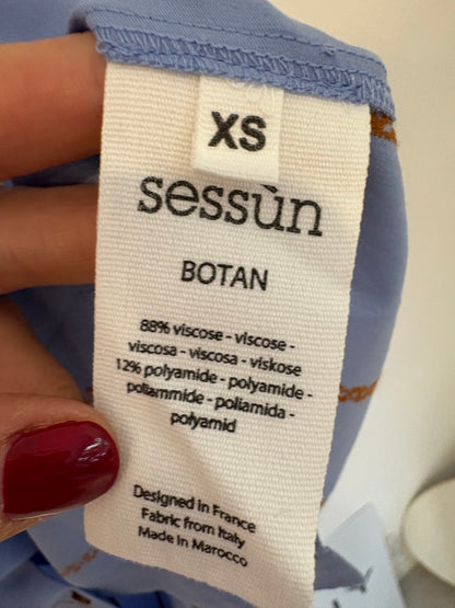 SESSÚN. Camisa azul greca