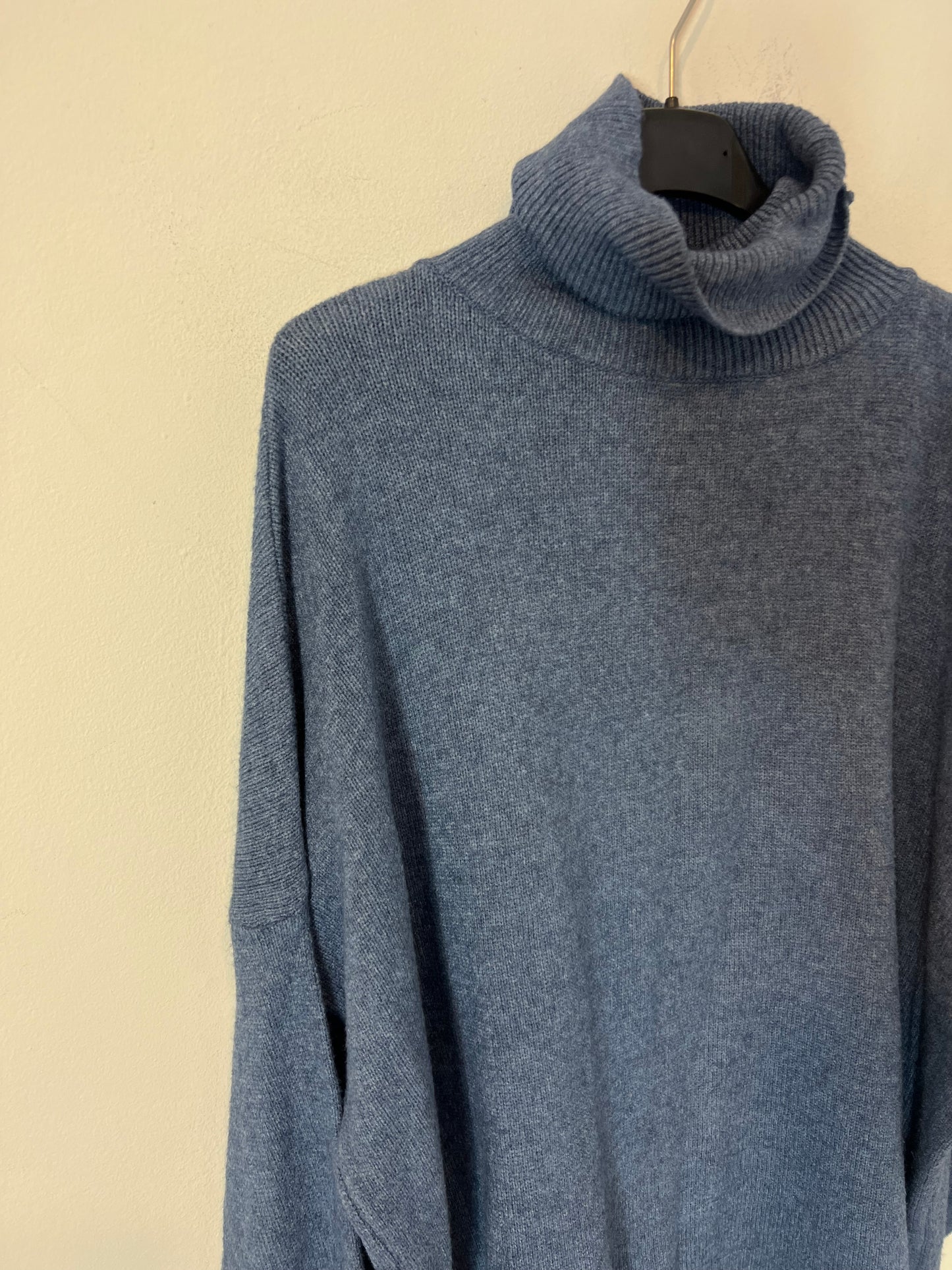 AZALEA. Turtleneck sweater with wool Tu(s/m)
