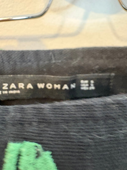 ZARA. Falda negra bordados