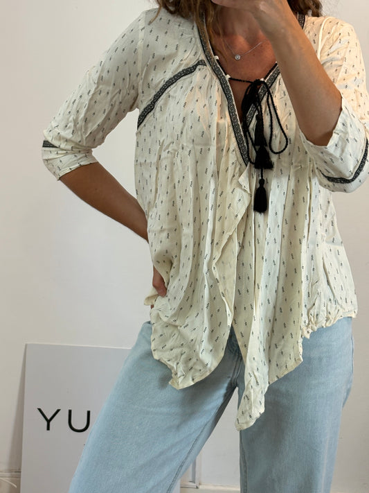 PULL&BEAR. Kimono fluido bordados. T M