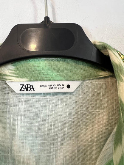 ZARA. Blusa vede tie dye abalorios