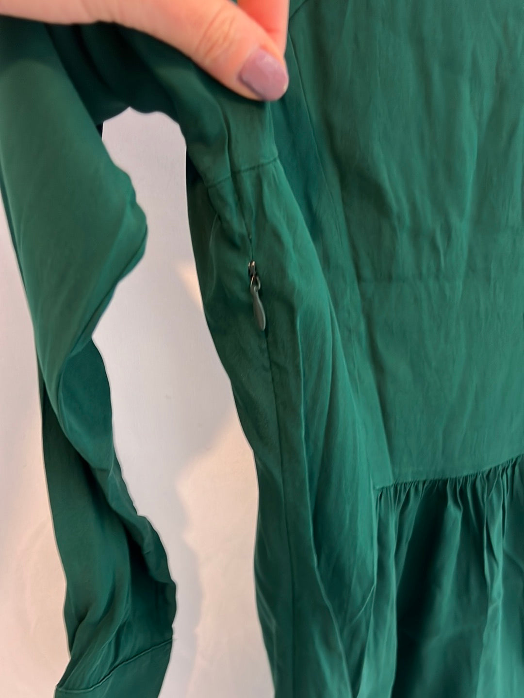 PEDRO DE HIERRO. Blusa verde fluida T.40