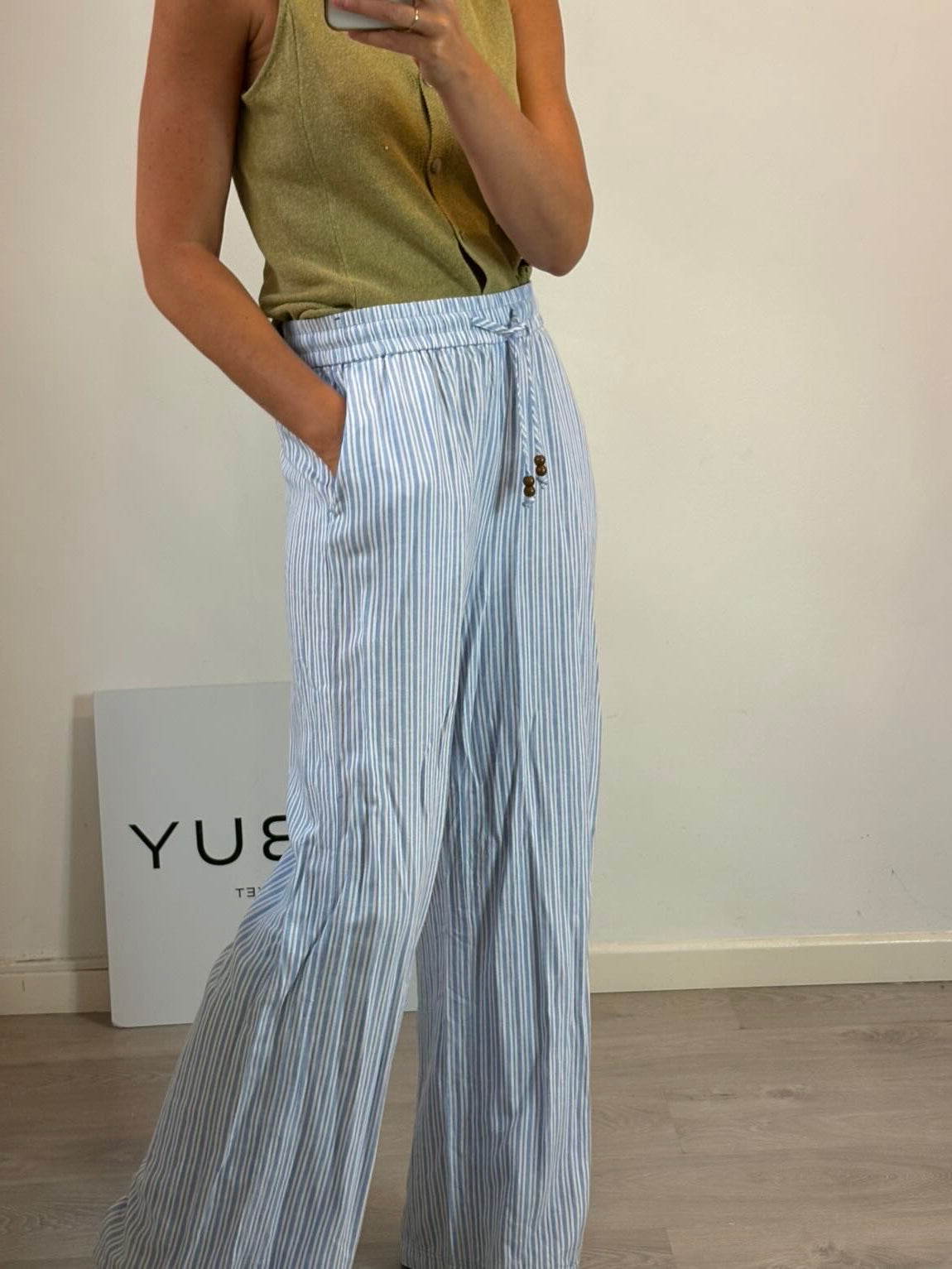 Pantalón rayas con lino