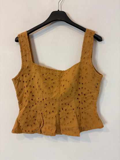 SOPHIE + LUCIE. Top abotonado bordados