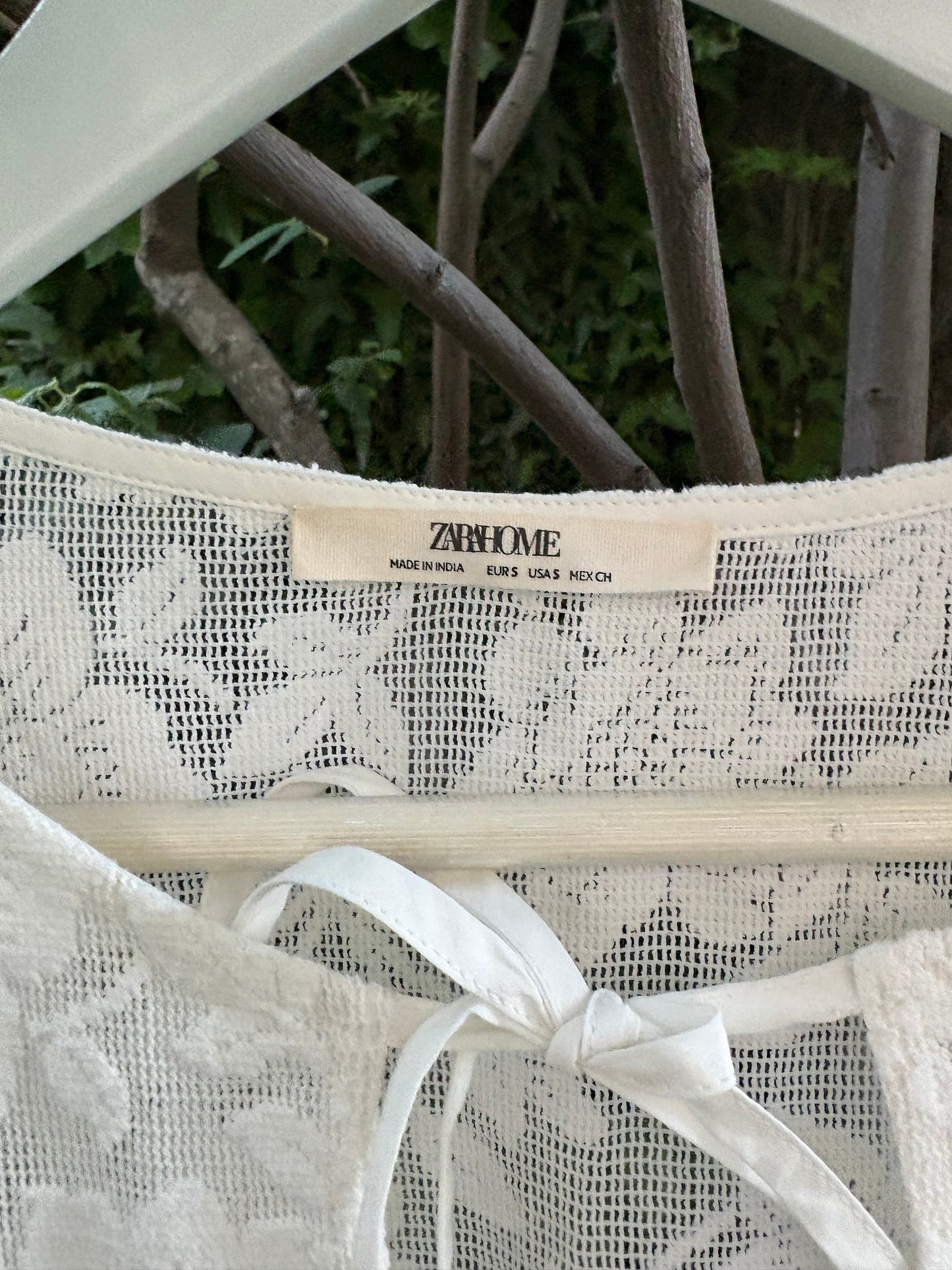 ZARA HOME. Vestido largo blanco calado