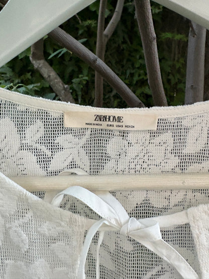 ZARA HOME. Vestido largo blanco calado