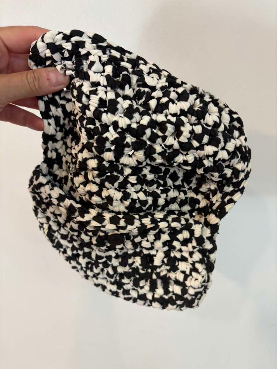 Cartera de mano bicolor