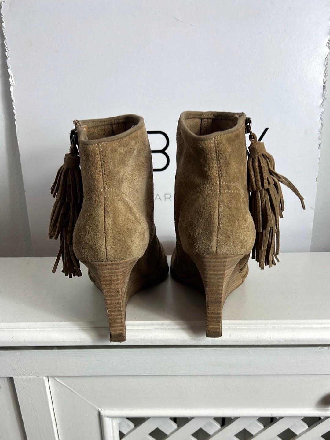 NINE WEST. Camel leather ankle boots, size 40