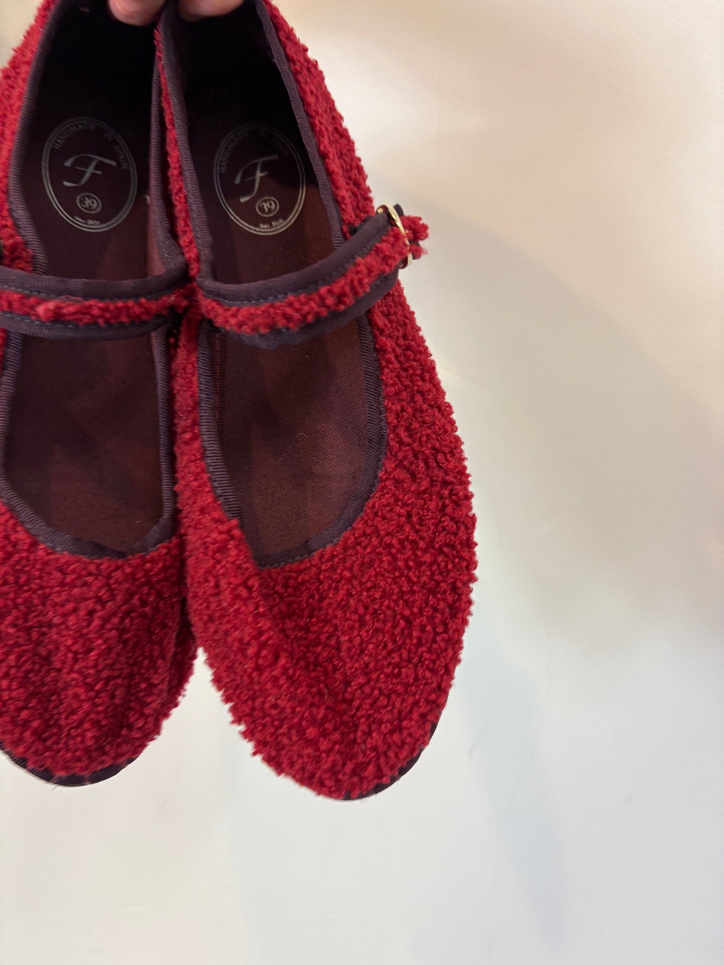 FABELUS. Bailarinas burdeos rizo