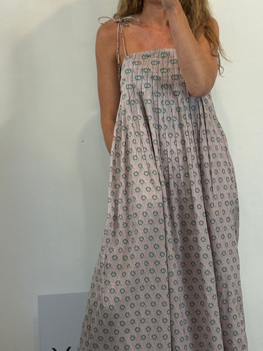 INTROPIA. Vestido midi malva estampado
