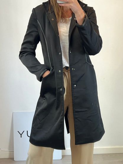 ADOLFO DOMINGUEZ. Abrigo negro detalles T.m