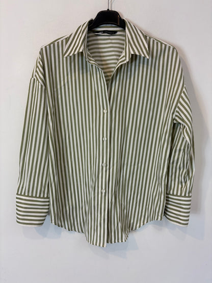 ZARA. Green striped shirt. XS(S)