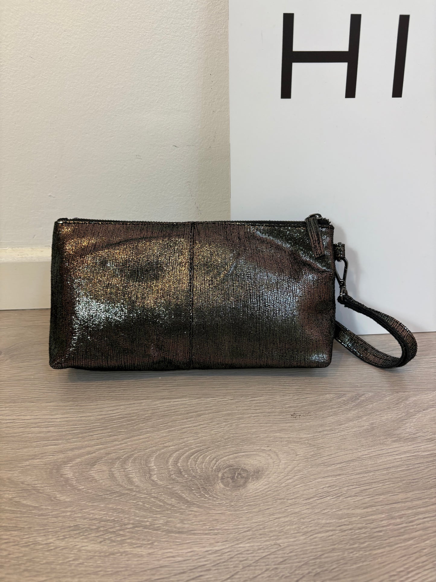 VILA. Glossy textured handbag