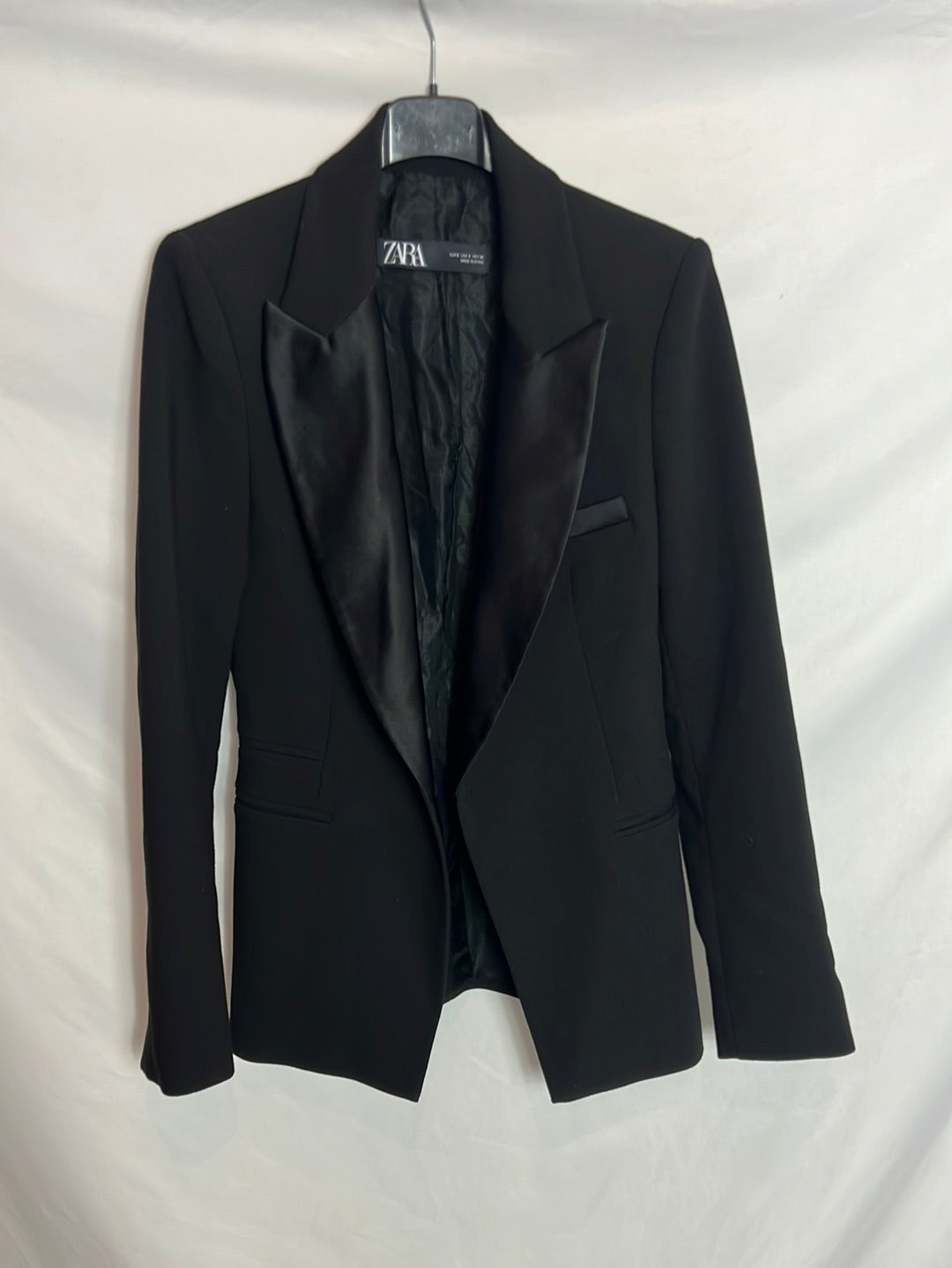 ZARA. Black blazer with satin lapel. TS (Tara)