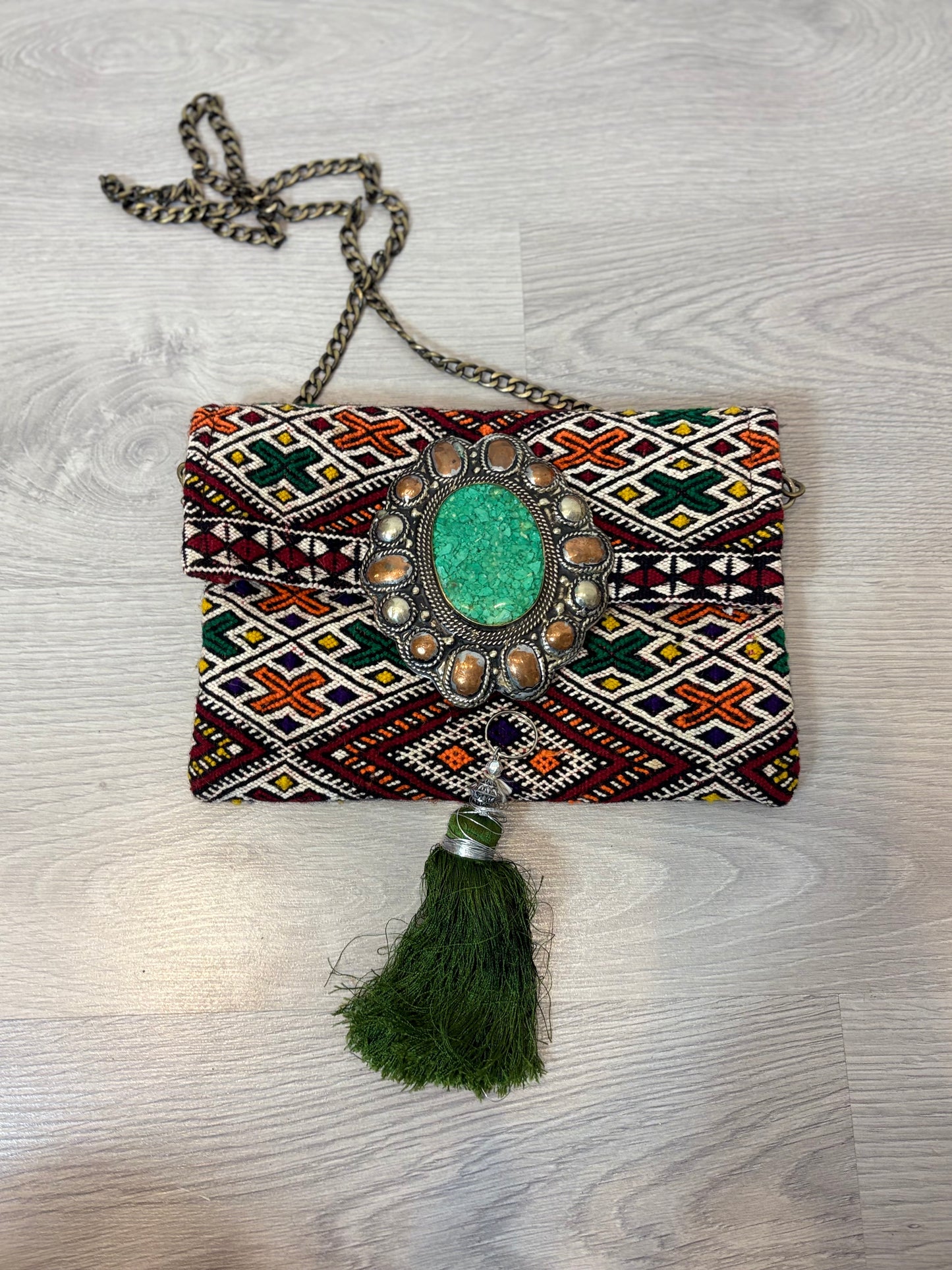 OTRAS. Bolso tela colores detalle piedra