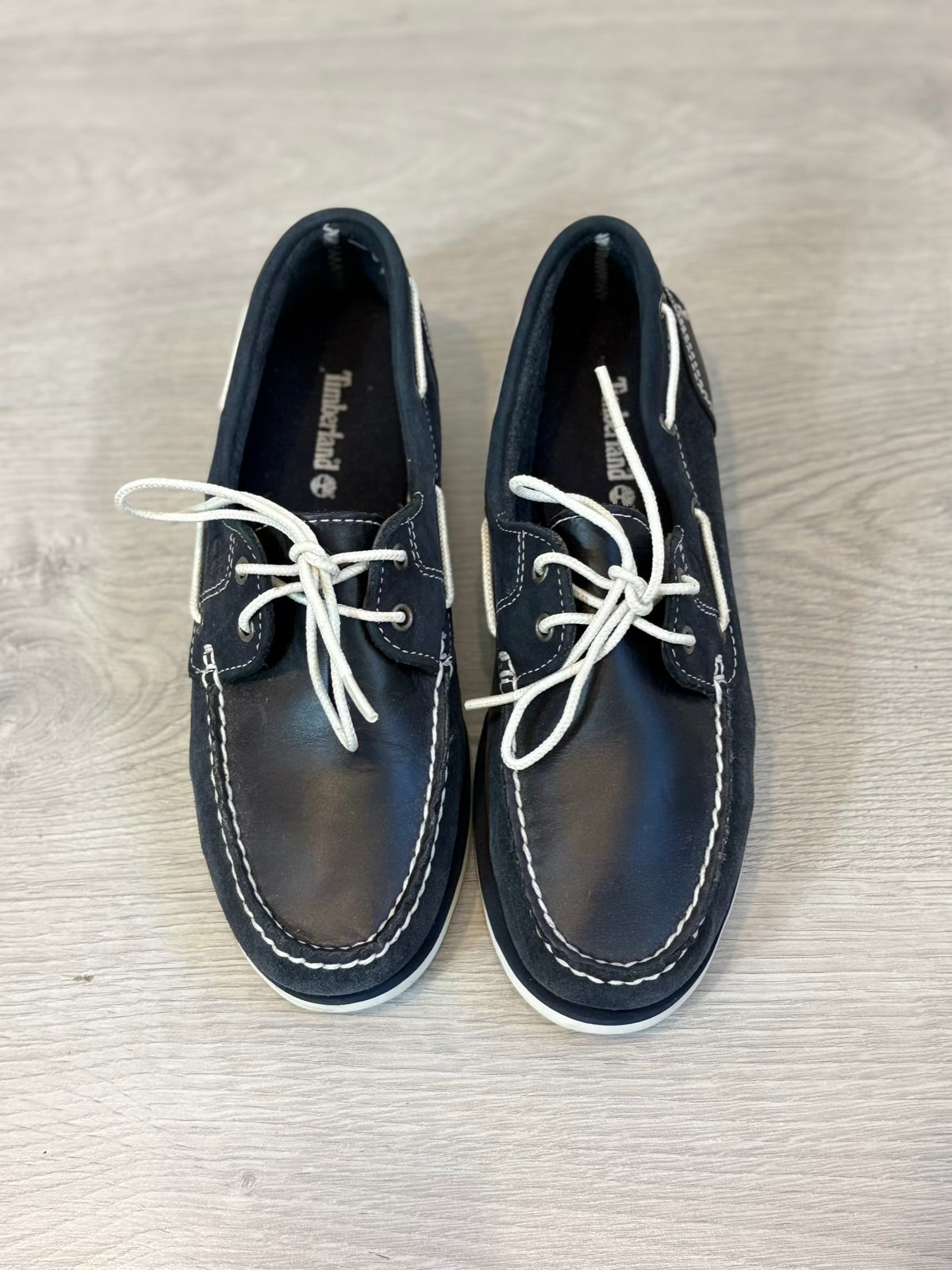 TIMBERLAND. Náuticos piel en azul. T 39