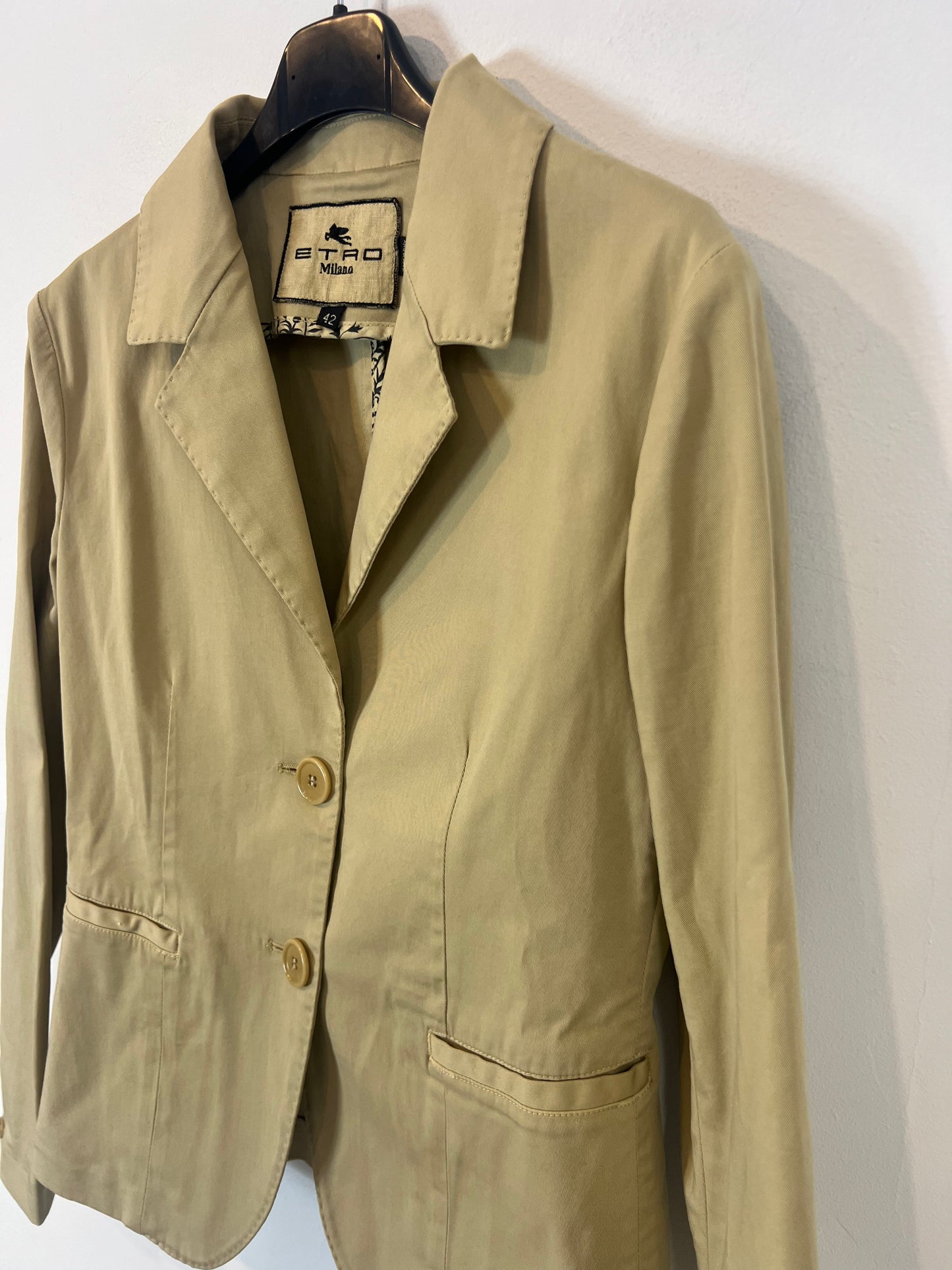 ETRO Blazer beige entallada. T 42 (38)