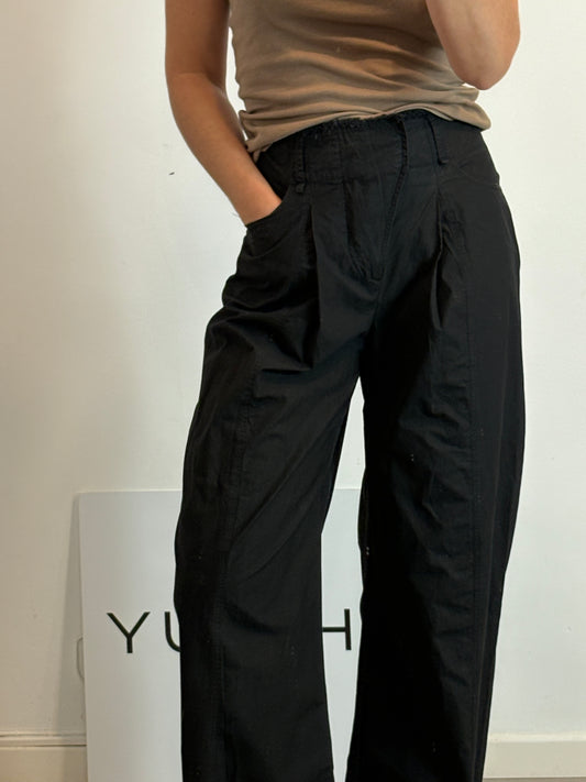 MARE DI LATTE. Pantalón pinzas textura