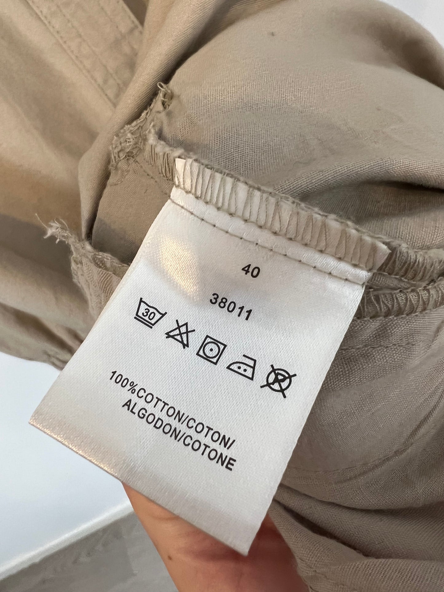 OTRAS. Chaqueta ligera bolsillos. T 40(M)