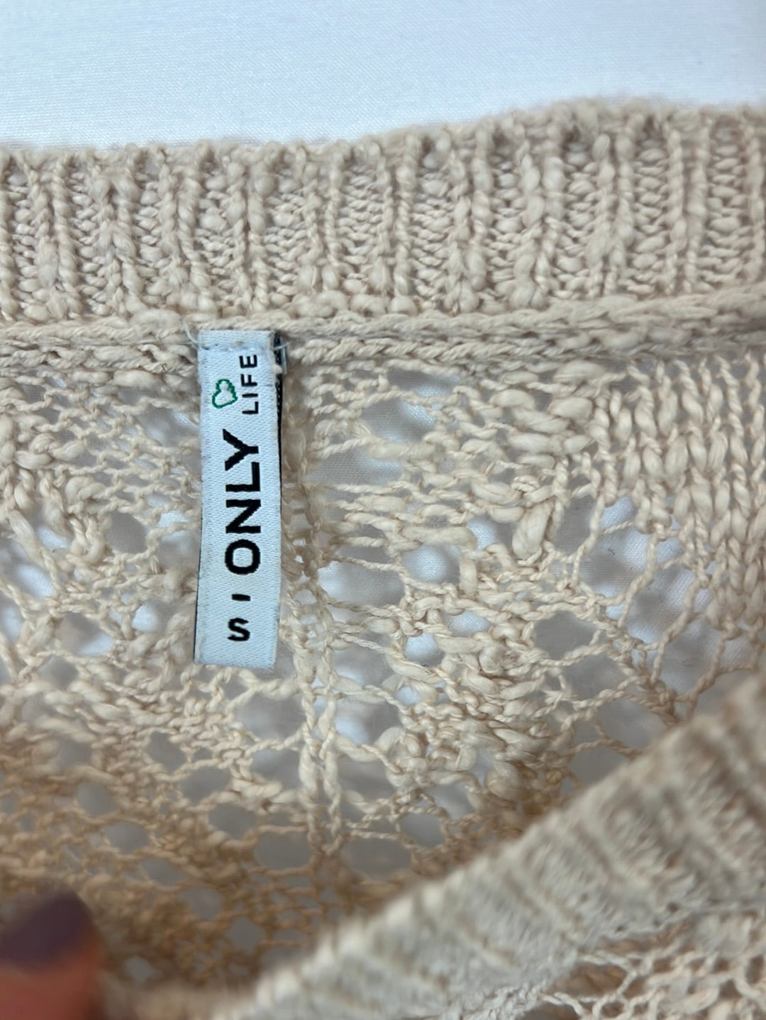 ONLY. Jersey beige troquelado T.s