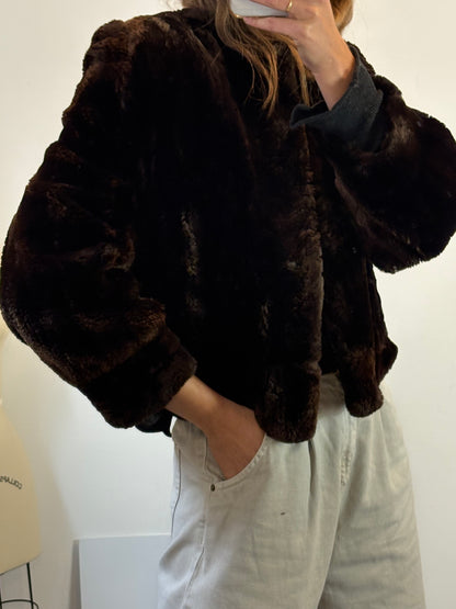 OTRAS. Chaqueta visón bolsillos