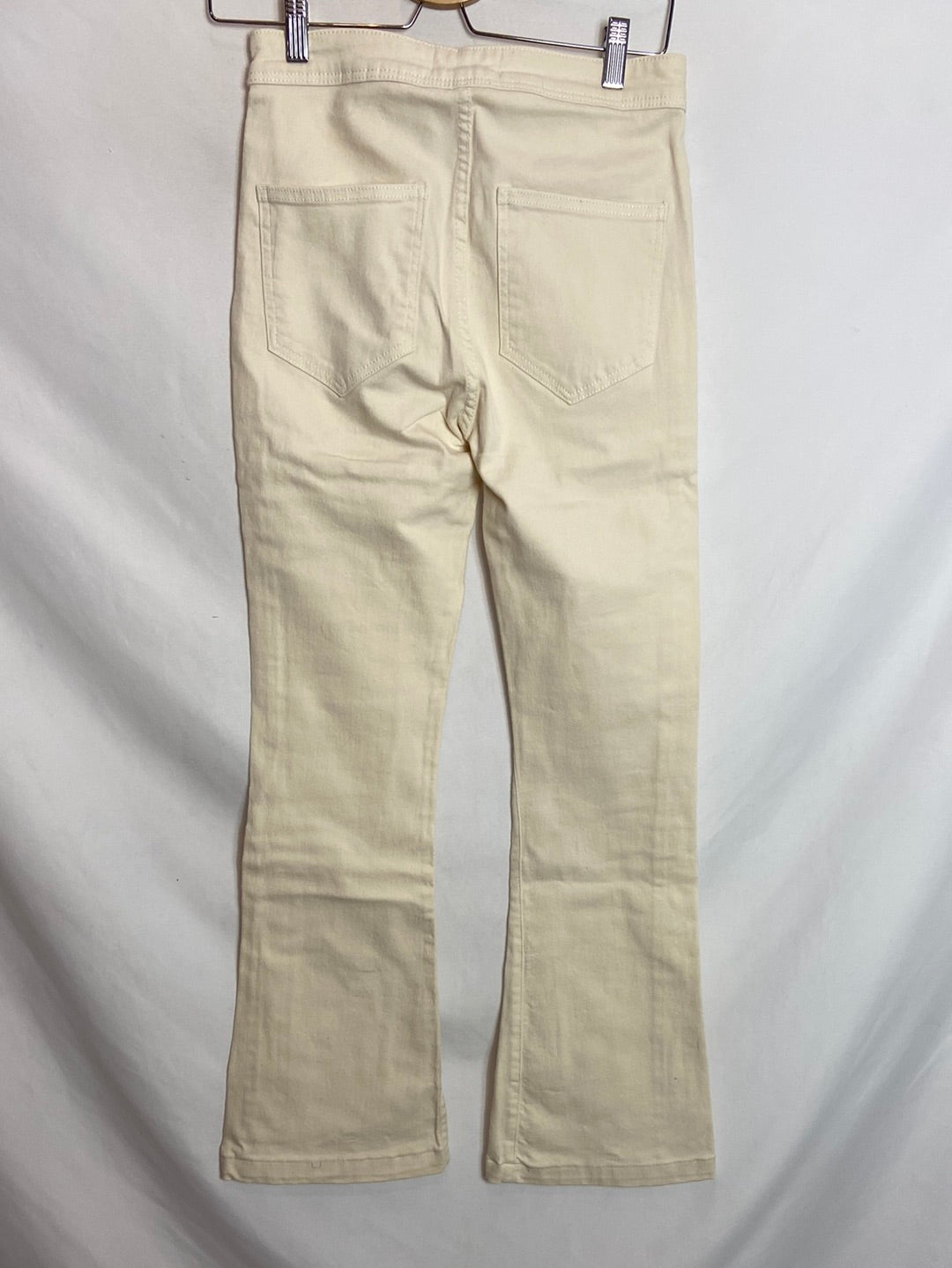 BERSHKA. Beige flared denim pants T.38