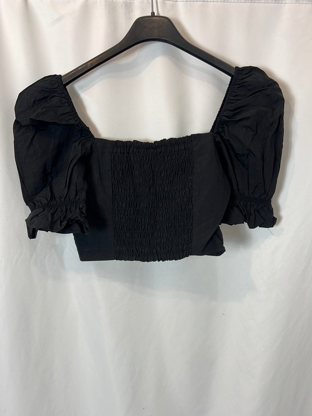 H&M. croptop negro  T.34