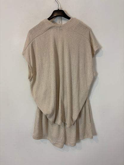 ZARA. Conjunto beige punto
