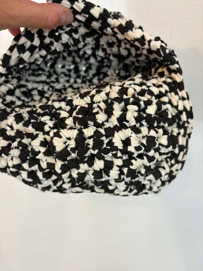 Cartera de mano bicolor